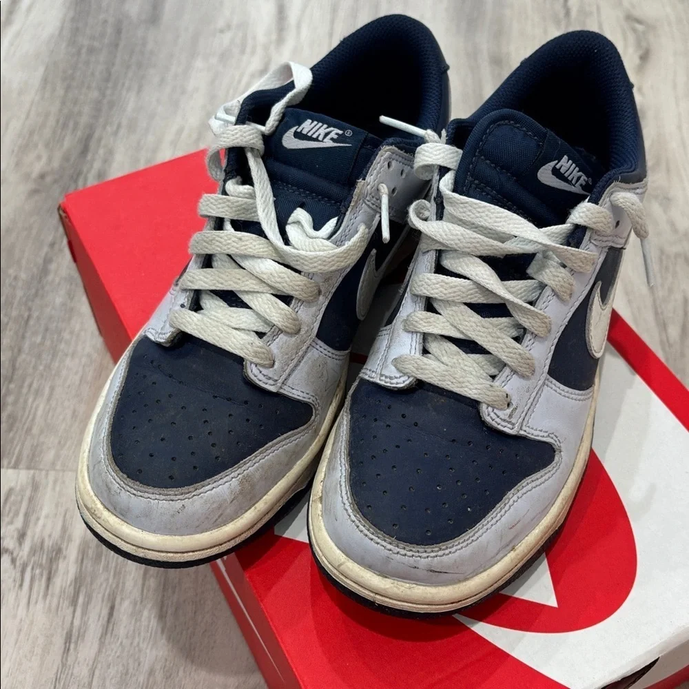Nike Youth Dunks Dark Blue and White Sneakers size 6
